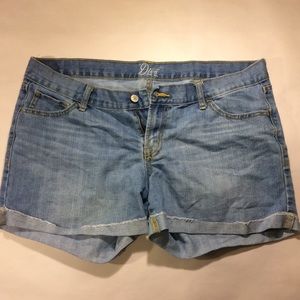 Super Cute Old Navy Light Wash Shorts Size 14